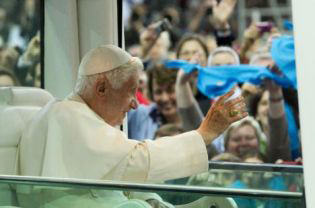 Pope Reaches Out to Muslims on Conciliatory German Tour